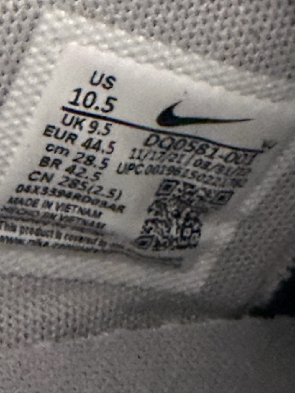 Nike 2022 Sacai x Zoom Cortez SP ‘Iron Grey’ (10.5)
Grey Dual-Tongue Sneakers - Picture 10 of 11